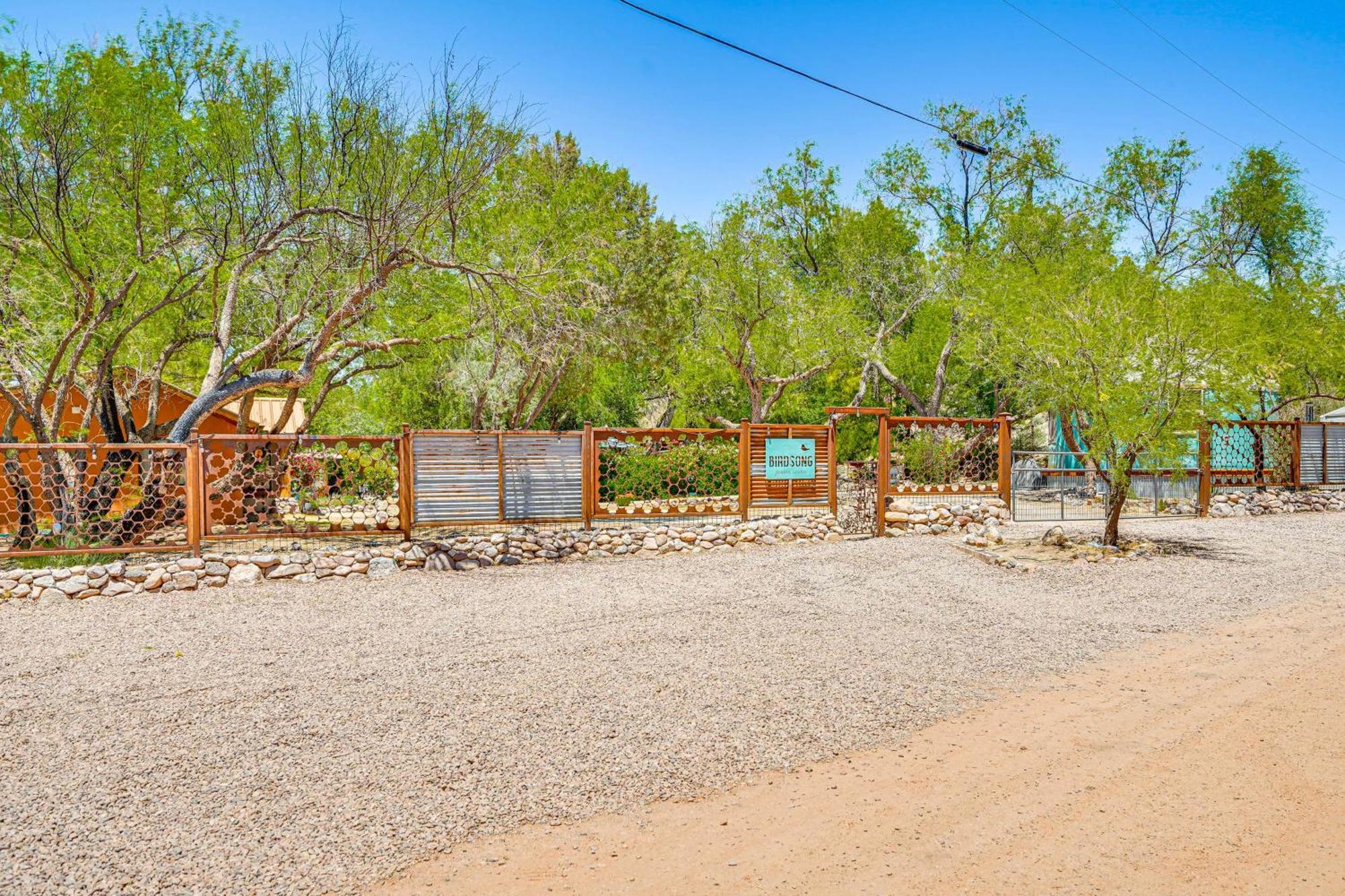 Casa Paloma 1 - Artsy With Hot Tub Access!